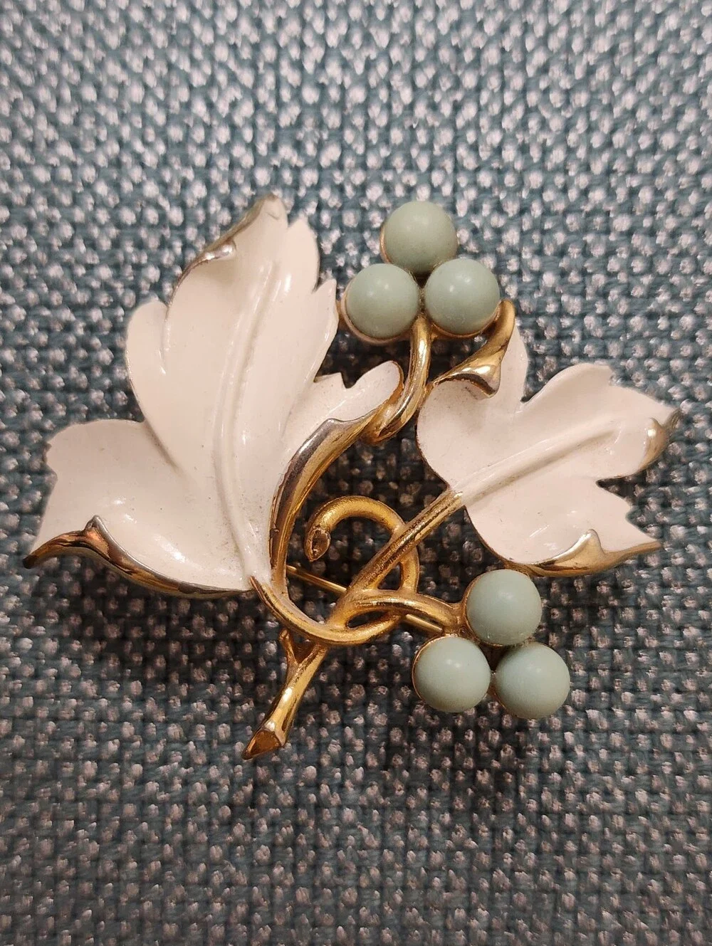 Vintage Signed Sarah Coventry Placid Beauty Brooch